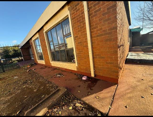 9 BEDROOM HOUSE FOR SALE IN VANDERBIJLPARK CE 5